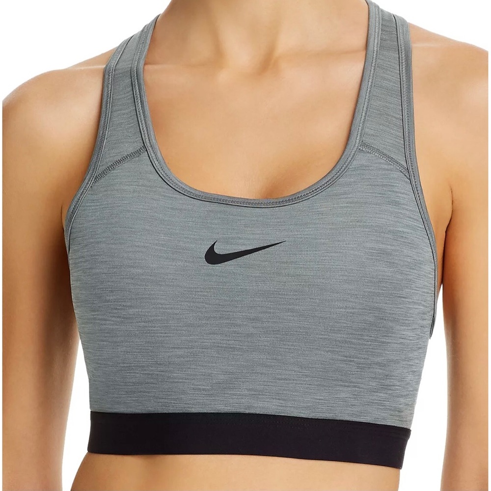 Medium Nike Swoosh Classic Style Sports Training bra